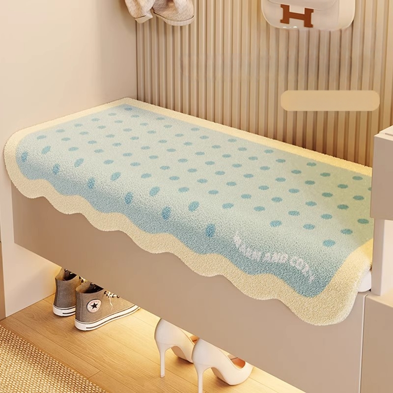 Sėdėjimo pagalvė, akrilinė vilna, poliesterio pluošto užpildas, karikatūrų raštas, individualus apdorojimas