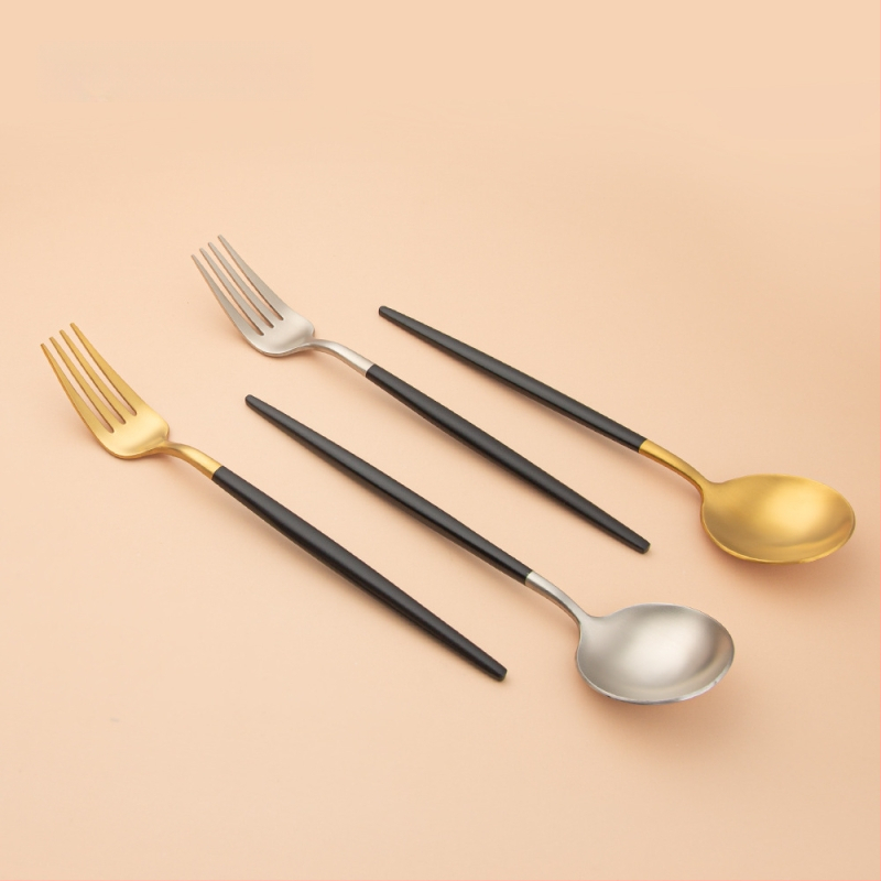 304 nerūdijančio plieno indų rinkinys: šaukštas, šakutė ir desertinis šaukštas, veidrodinis poliravimas