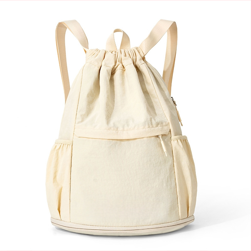 Spordiseljakott, unisex, polüester, veekindel ja kulumiskindel, kõverad õlarihmad, sobib korvpallile, jalgpallile, tennisile ja badmintonile