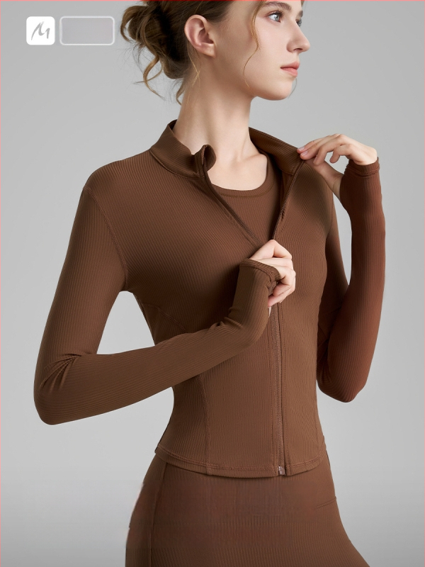 Moterų jogos švarkas su ilgomis rankovėmis, klubų ilgio, poliamido-spandekso audinys, sudėtis 75% nailonas, 25% spandeksas, didelis elastingumas