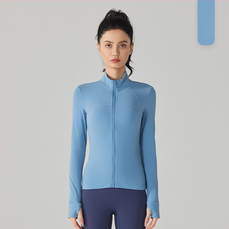 Moteriška striukė su fleece pamušalu, nailono-velūro išorė, aukštas apykaklė, priekinis užtrauktukas.