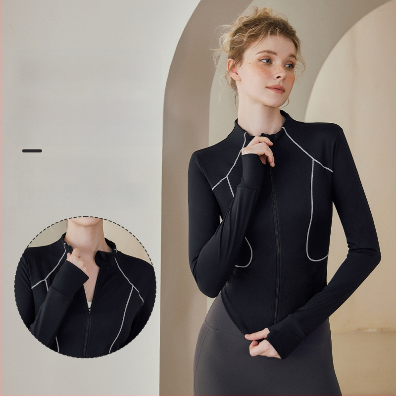 Moteriška jogos striukė – siauras siluetas, ilgomis rankovėmis, kvėpuojantis audinys, dvipusis brokato audinys, 75% nailonas 25% spandeksas