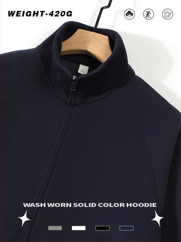 Kardigán álló gallérral, cipzárral, laza szabású, poliészter 51–70%.