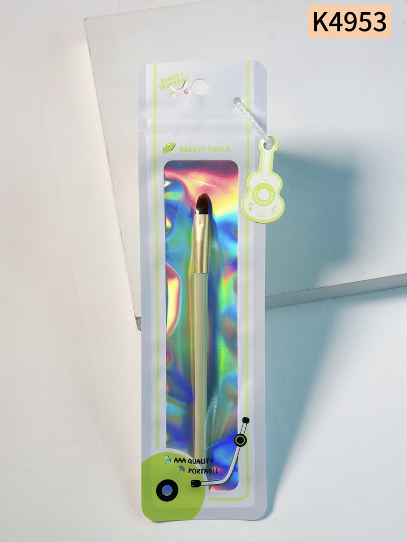 Keqi korektoriaus šepetėlių rinkinys — nešiojamas, sintetiniai pluoštai, medinė rankena, nešiojimo krepšys