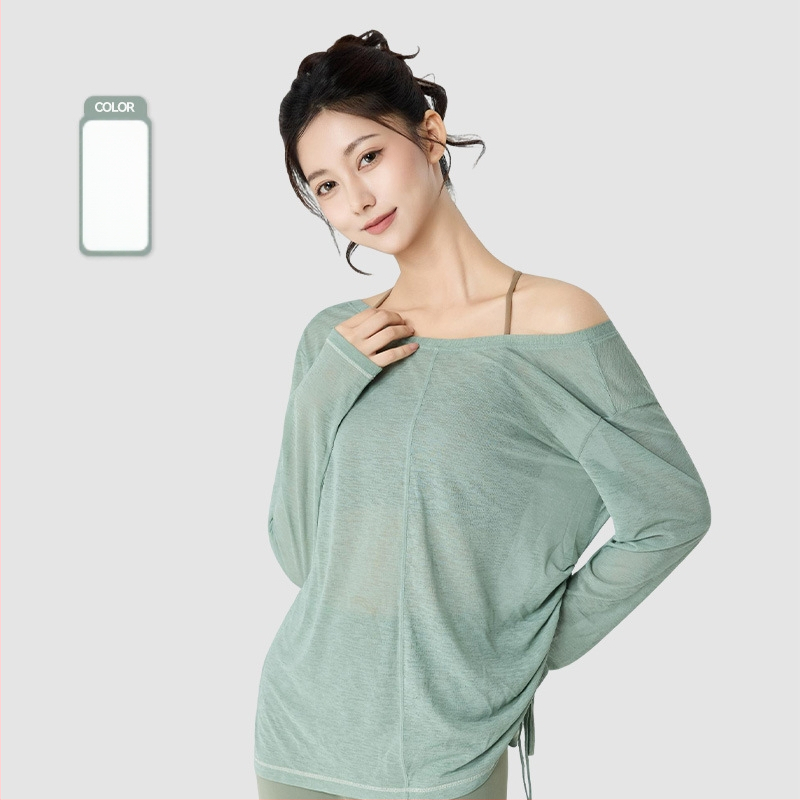 Jogos hoodis su gobtuvu – kvėpuojantis, laisvas pjūvis, ilgis virš klubų, 100% poliesteris