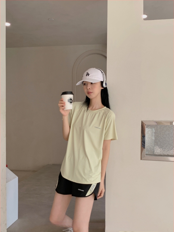 Vasaros unisex sportinis komplektas — kvėpuojantis, greitai džiūstantis, trumpomis rankovėmis, apvalus kaklo iškirptė, 30% spandex