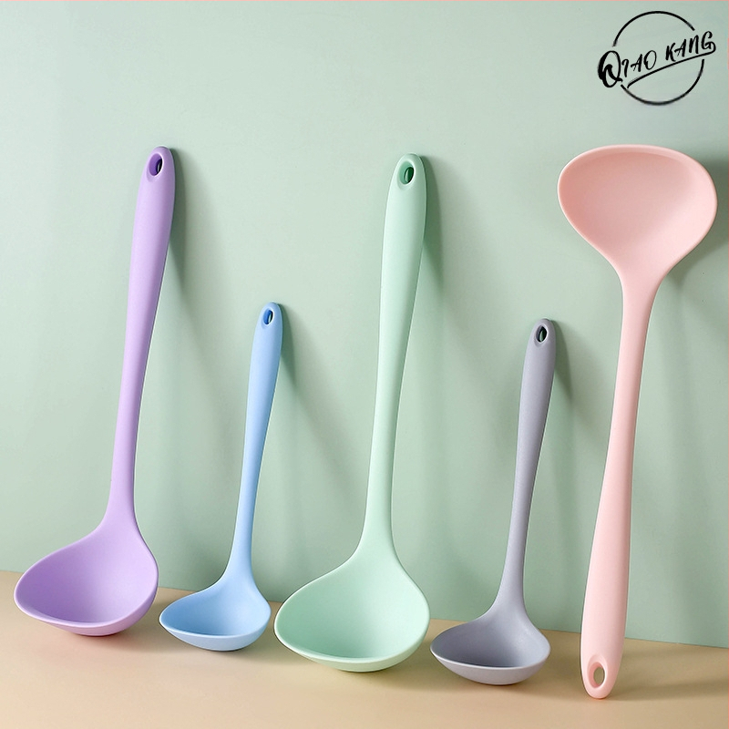 Silikoninis virtuvinis šaukštas gaminimui, atsparus temperatūrai, nelimpa, neslidus, rankena iš silikono