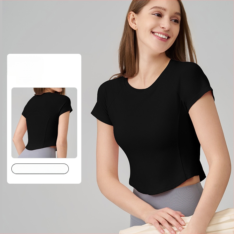 Moterų SNU Naked-Feel sportinis topas – siauras pjūvis, trumpomis rankovėmis, liemens ilgis, nailonas 91% / spandeksas 9%, skirtas bėgimui, fitnesui ir jogai