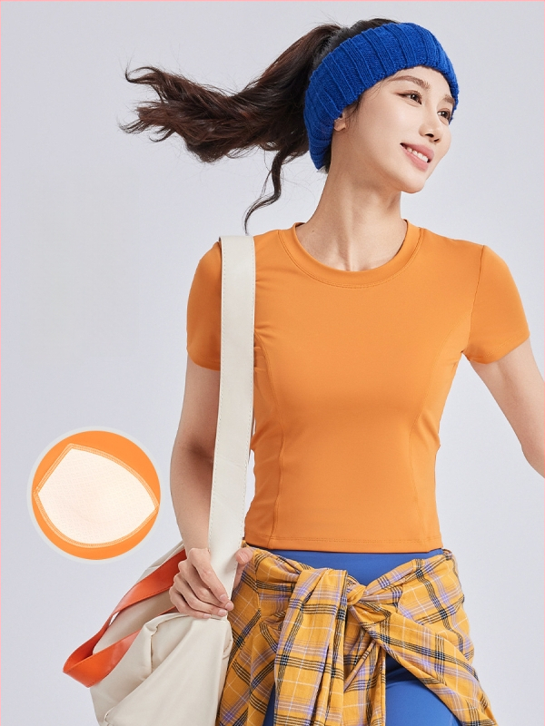 Moterų jogos marškinėliai su krūties pagalvėlėmis, trumpomis rankovėmis, raišteliai, siauras kirpimas, kvėpuojantis (Kvėpuojantis • Poliesteris + Spandeksas • 82.5% + 17.5% • Trumpomis rankovėmis • Siauras kirpimas)