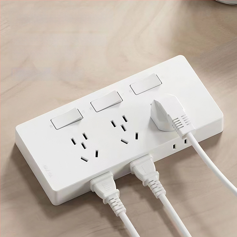 Virsvirsmas montēts paplašināšanas kontaktligzdas panelis ar 21 atveri, slēdzama barošana, fosforbronzas korpuss, 10 A, 250 V AC, vienmoduļu daudziena dizains