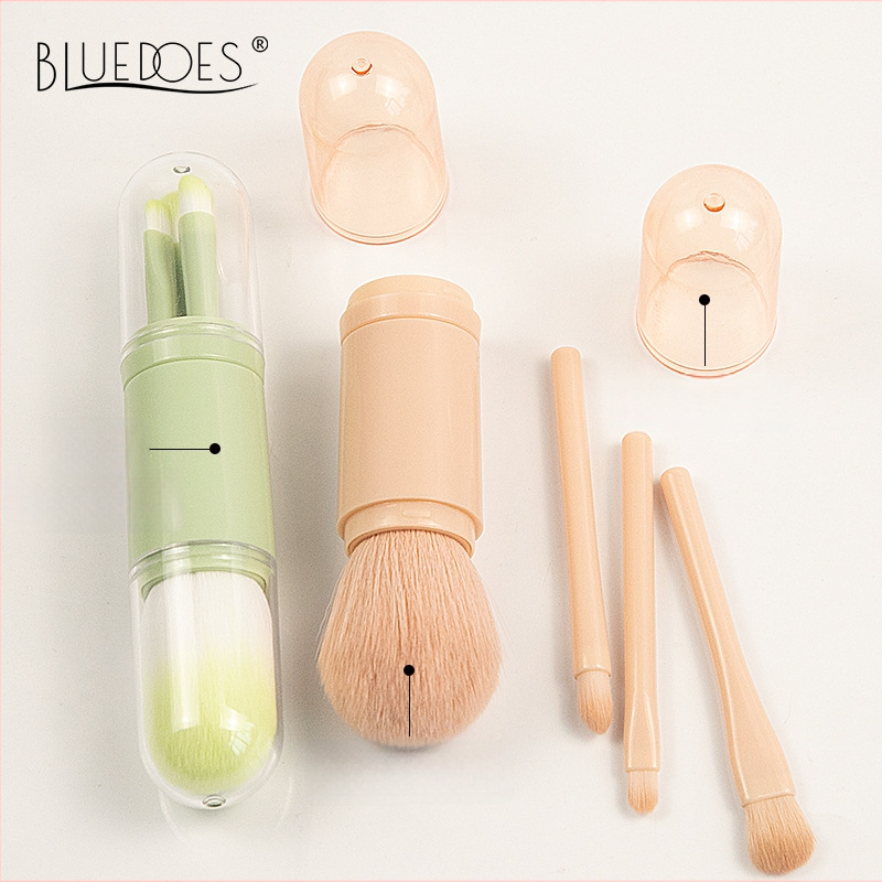 Keturių vienetų makiažo šepetėlių rinkinys su ištraukiamu mechanizmu, nešiojamas ir daugifunkcinis; sintetiniai pluoštai, dėžutėje supakuota.