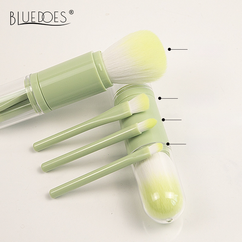 Keturių vienetų makiažo šepetėlių rinkinys su ištraukiamu mechanizmu, nešiojamas ir daugifunkcinis; sintetiniai pluoštai, dėžutėje supakuota.