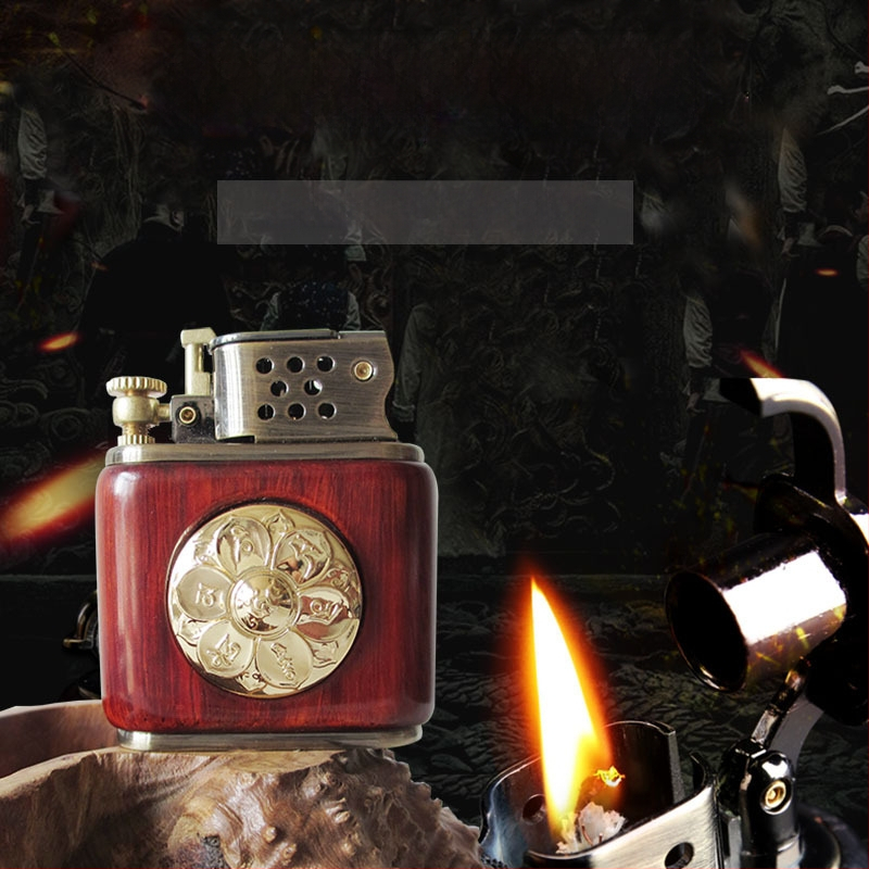 Kerozina aizdedzinātājs ar metāla korpusu un rosewood apdari, vēja izturīgs, logotipa gravēšana, dāvanu kastes iespēja