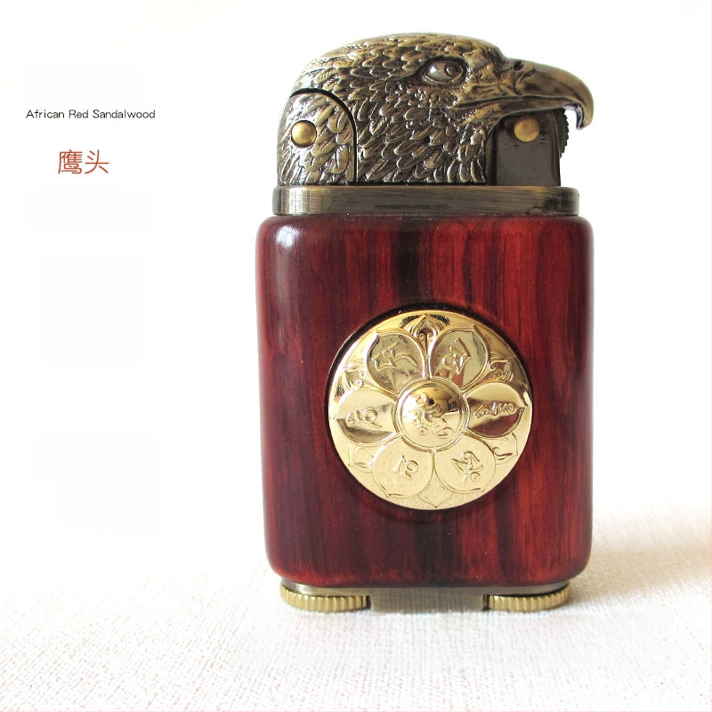 Kerozina aizdedzinātājs ar metāla korpusu un rosewood apdari, vēja izturīgs, logotipa gravēšana, dāvanu kastes iespēja