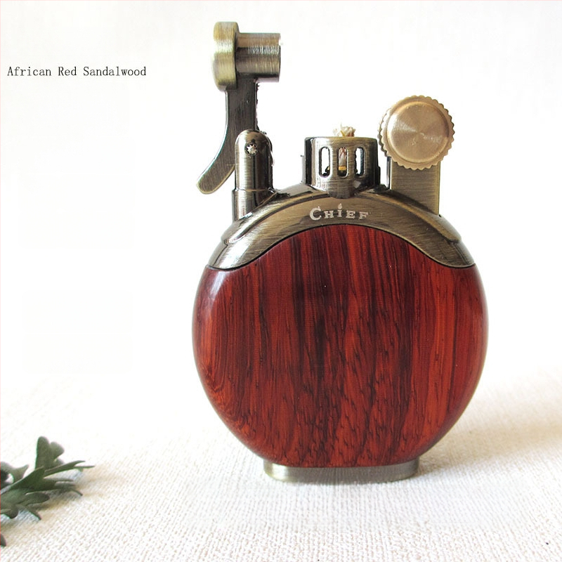 Kerozina aizdedzinātājs ar metāla korpusu un rosewood apdari, vēja izturīgs, logotipa gravēšana, dāvanu kastes iespēja