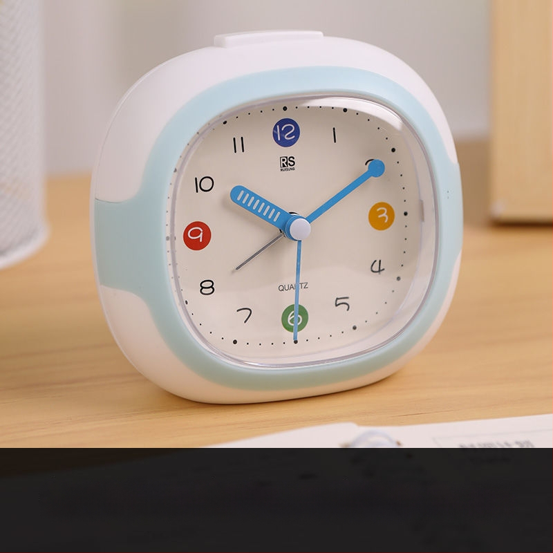 Studentų žadintuvas su LCD ekranu ir analogo-skaitmeninio rodymo, plastikinis korpusas, maitinimas iš sauso baterijos, sklandus sekundės judėjimas