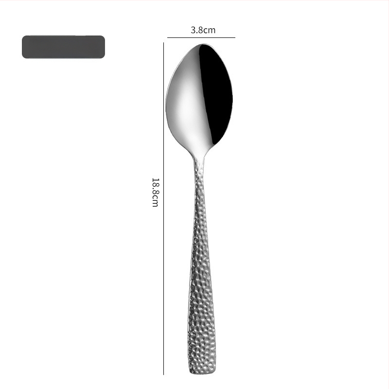 430 nerūdijančio plieno Vakarietiškų įrankių rinkinys su kalimo raštu – peilis, šakutė ir šaukštas, veidrodinis paviršius