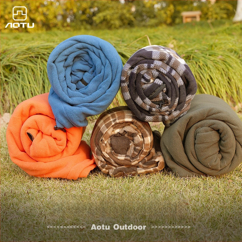 Suaugusiųjų fliso miego maišelis, fliso užpildas, fliso vidinis pamušalas, fliso audinys, voko konstrukcija, svoris 532 g