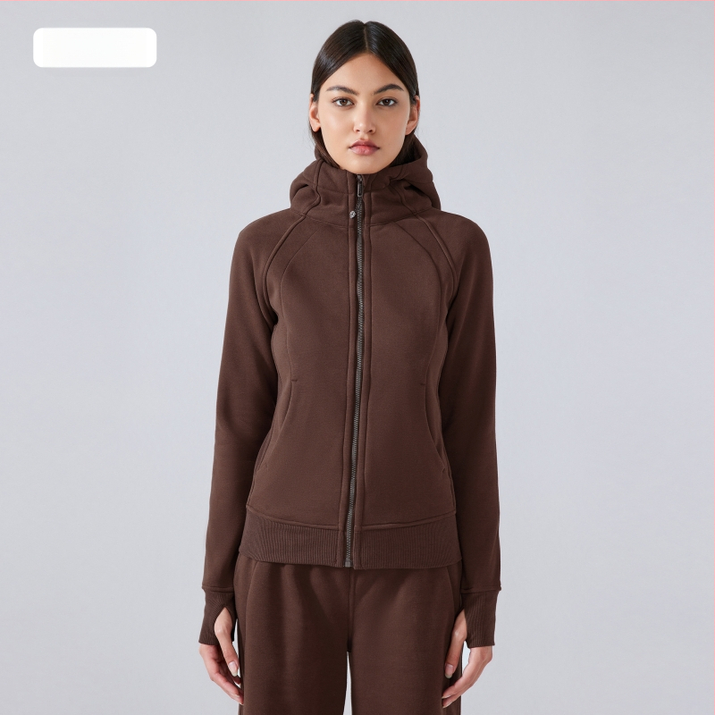 Moteriška sportinė striukė su gobtuvu žiemai – tankus medvilnės mišinio audinys, stovinti apykaklė, ilgos rankovės DJ028