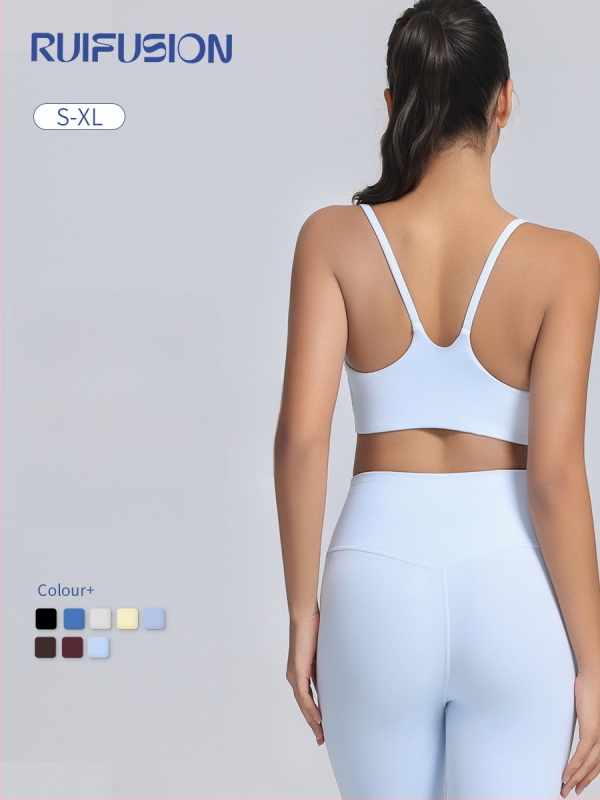 Plonas petnešėlės sportinis biustas su pilnu puodeliu ir plonu formuojamu puodeliu, fiksuotos dvigubos petnešėlės, pagrindinis audinys 80% nailonas/20% spandekso, įdaila: spandeks