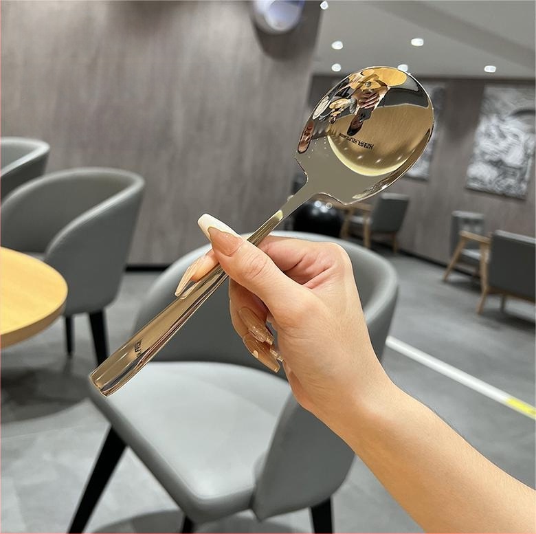 Servírovacia lyžica z 316L nerezovej ocele, zosilnený dizajn, pre domácu, hotelovú a reštauračnú potrebu, leštený zrkadlový povrch