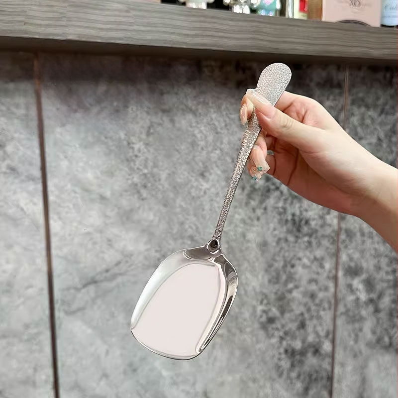 Servírovacia lyžica z 316L nerezovej ocele, zosilnený dizajn, pre domácu, hotelovú a reštauračnú potrebu, leštený zrkadlový povrch