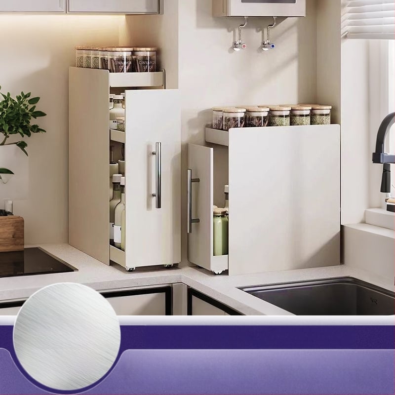 Traukiama prieskonių lentyna virtuvėje, siaura kraštinė, anglies plienas, prieskonių butelių organizatorius, ant stalviršio, minimalistinis stilius