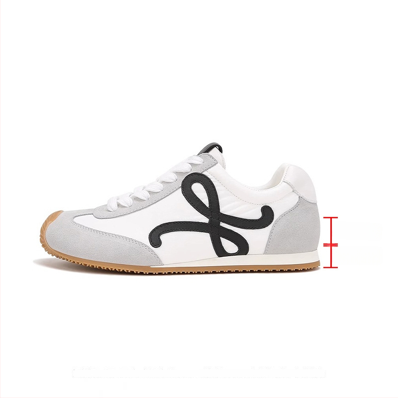 Női edzőcipő – balett-stílusú retro, színblokkal ellátott dizájn, magasságot növelő, bőr felsőrés, fűzős zárás, alacsony topp