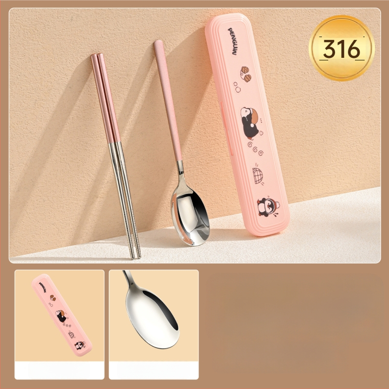 316 nerūdijančio plieno vaikų stalo įrankių rinkinys – vienam asmeniui, 3 dalys (valgomosios lazdelės, šaukštas, šakutė) su nešiojama laikymo dėžute, veidrodinis paviršius, nordinis stilius, 2024 m. pristatymas, pritaikymas galimas