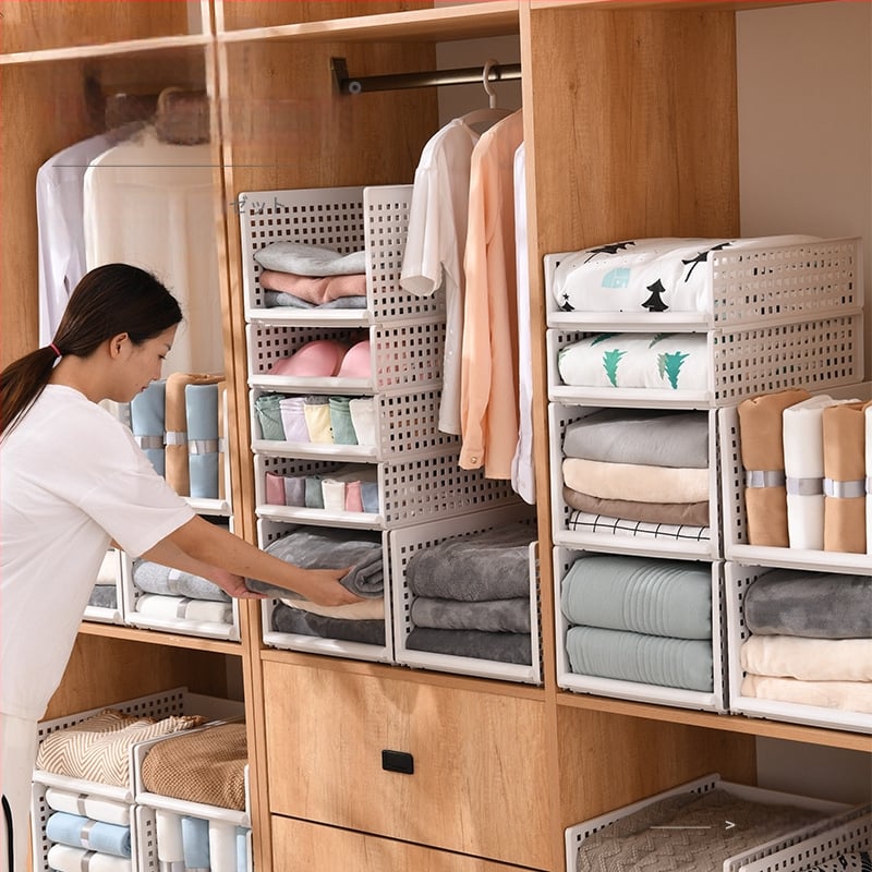 Plastikust riidekapi korraldaja kihiliste eraldajatega, virnastatavate korvidega sahtlitega suur kapp, jaapani stiil