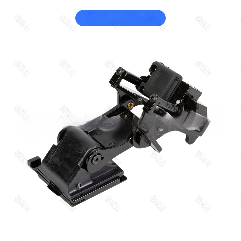 PVS18 jednooké nočné videnie model sadu s odťahovacím vozíkom a príslušenstvom prilby FAST/MICH — De Millon; typ: model nočného videnia; hmotnosť: 190 (model) / 145 (vedro); účinná vzdialenosť videnia: 0