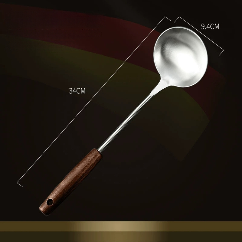 Nerūdijančio plieno virtuvės įrankių rinkinys su medine rankena: sriubos šaukštas, perforuotas šaukštas, kepimo mentele; aukštos temperatūros atsparumas; apsauga nuo nudegimų