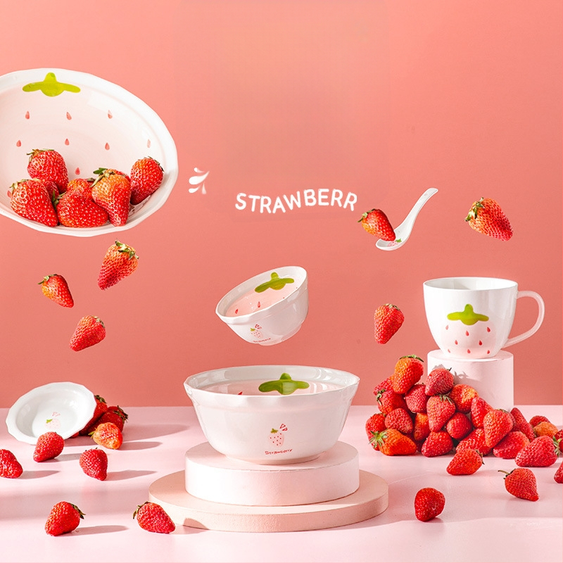 Sada porcelánových misiek a tanierov s jahodovým vzorom, kruhový tvar, vhodné do mikrovlnnej rúry, pod glazúrou