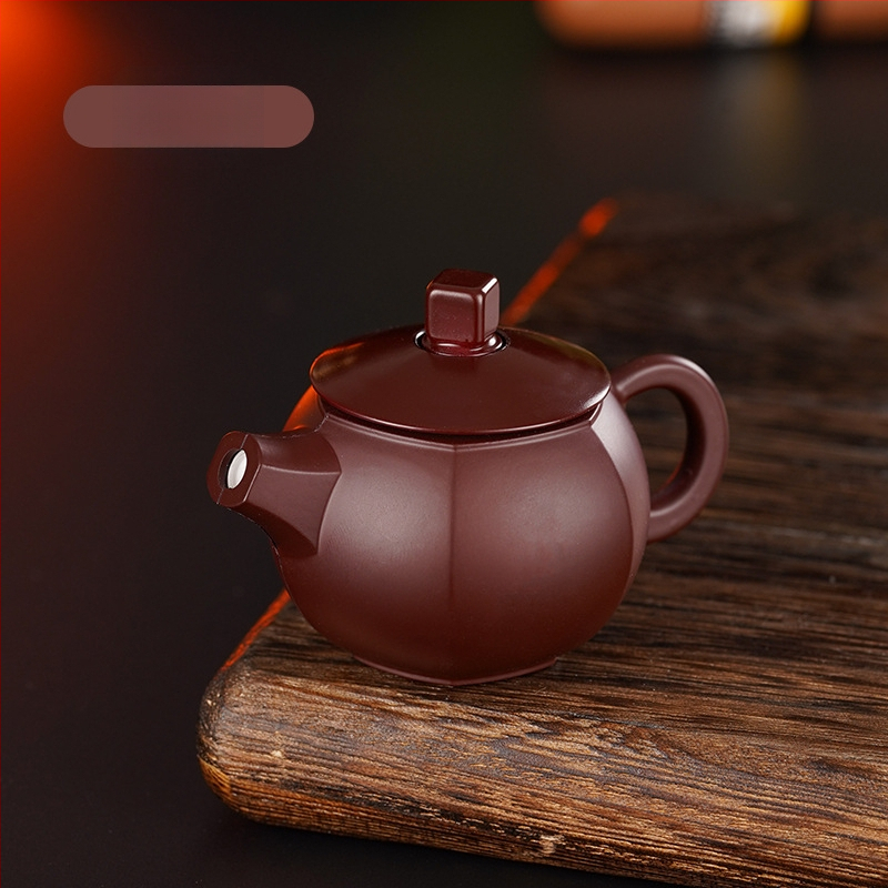 Metāla aizdedzinātājs ar rotējošu mehānismu, butāna degviela, vēju izturīgs, dekoratīvs un kolekcionējams, drukāts logotips