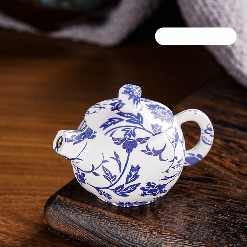 Metāla aizdedzinātājs ar rotējošu mehānismu, butāna degviela, vēju izturīgs, dekoratīvs un kolekcionējams, drukāts logotips