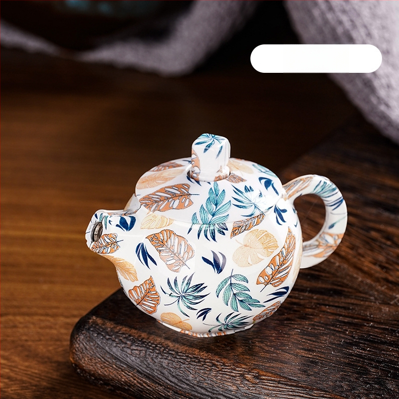 Metāla aizdedzinātājs ar rotējošu mehānismu, butāna degviela, vēju izturīgs, dekoratīvs un kolekcionējams, drukāts logotips