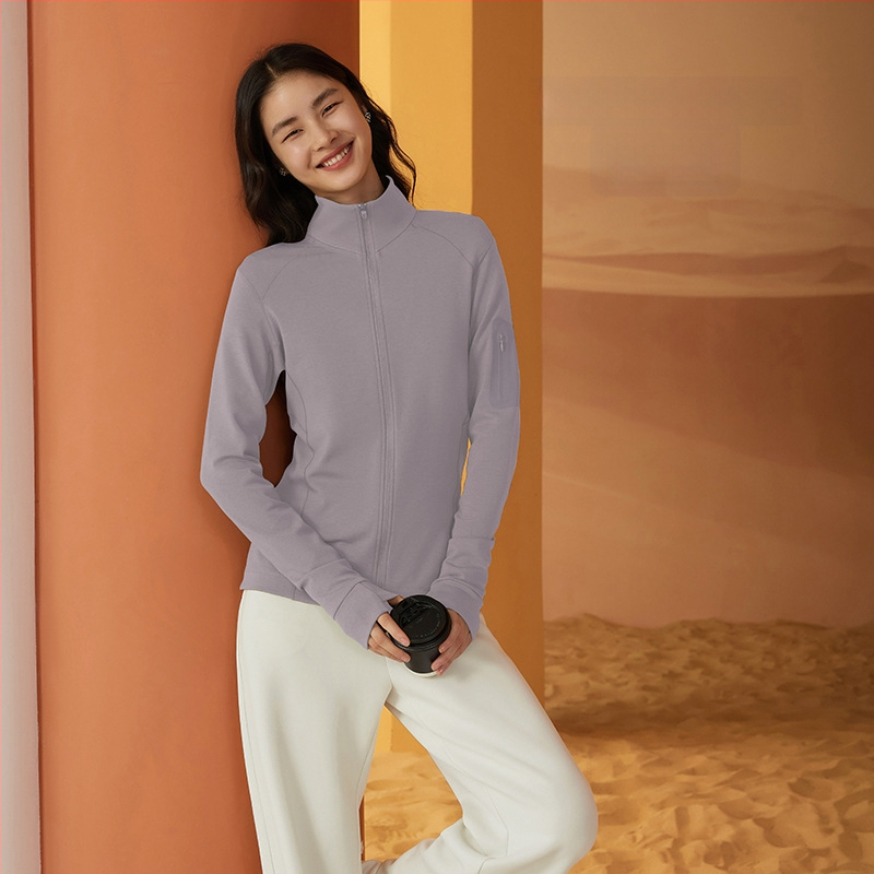 Naiste termo sportlik jakk — kits lõige, poolkõrge kaelus, lukk, paks soojus, regenereeritud tselluloosi kiud