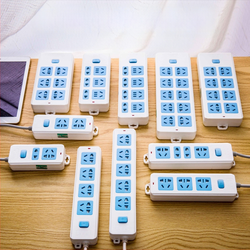 Maitinimo juostelė su nepriklausomu jungikliu, 3 kištukai, 10A, 100–250V, 2500W