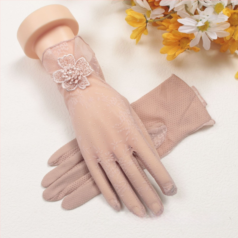 Naiste UV-kaitse kindad, puuvill-poliesteri kangas, peamine koostis: polüester, sisaldus 31–50%, suvi 2022