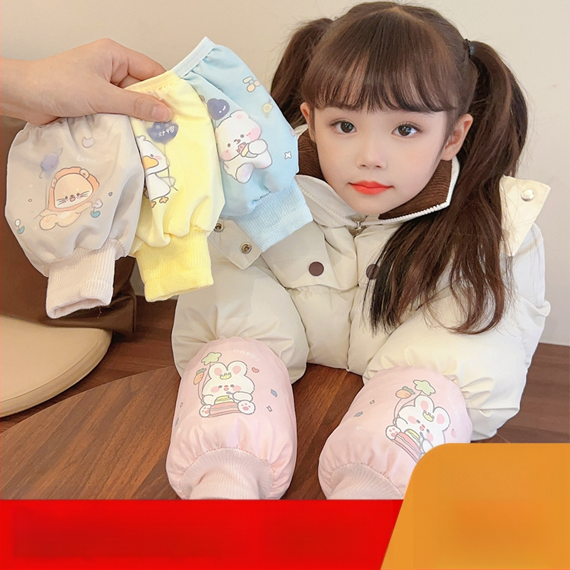 Bērnu roku aizsargi — ziemas, divslāņaini ūdensnecaurlaidīgi, traipu noturīgi, adīts materiāls, karikatūras druka