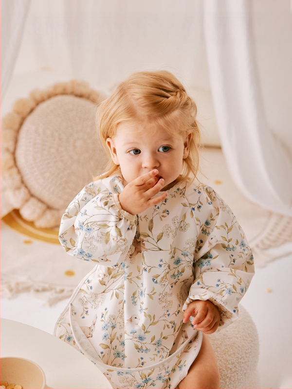 Vaikų valgymo apsiaustas su ilgomis rankovėmis – animacinis raštas, atsparus vandeniui, dėmių atsparumas, tinkamas naujagimiams 0–1 m