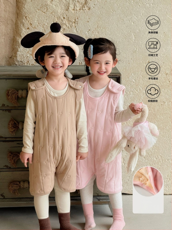 Laste soe ööriide kombinesoon - 90% polüester, Wool Silk kangas, pehme töötlemine, sobib 3–8-aastastele