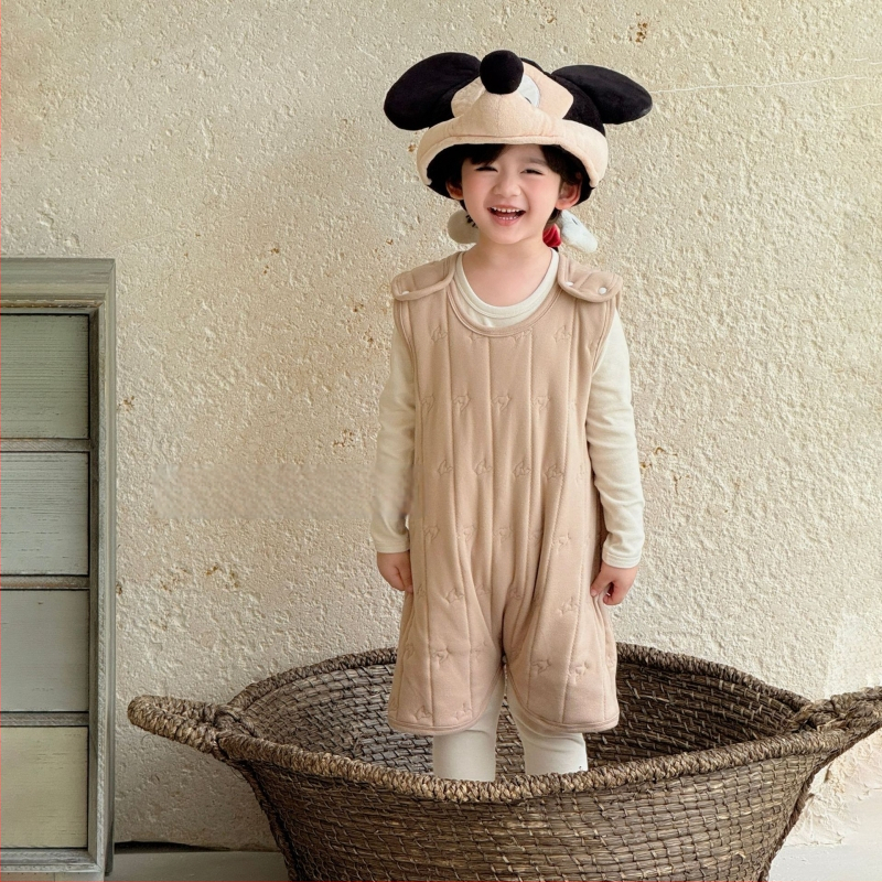 Laste soe ööriide kombinesoon - 90% polüester, Wool Silk kangas, pehme töötlemine, sobib 3–8-aastastele