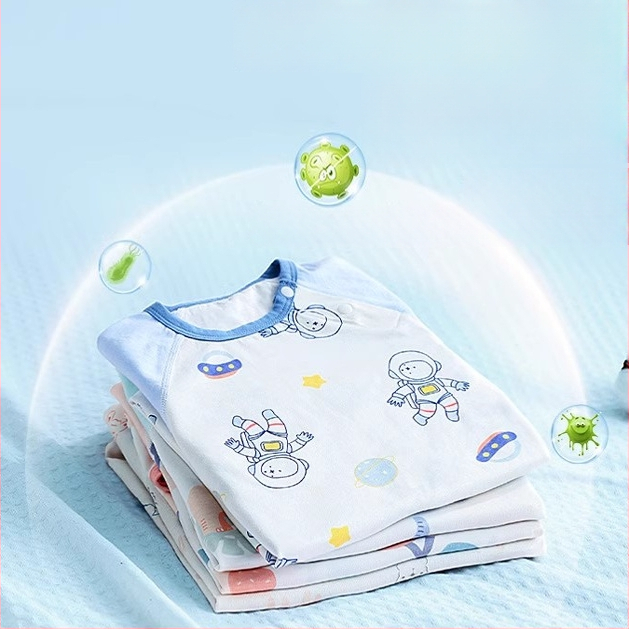 Lyocell kūdikio miego maišelis su kojų atskyrimu – vasara 2025, antibakterinis, animacinis raštas