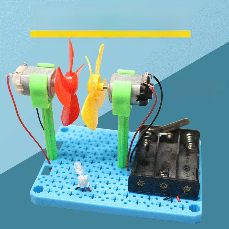 Vėjo turbina su šviesos įkrovimu – mokslo komplektas jaunimui, plastikinė konstrukcija, amžiaus riba 15–35, įtrauktas instrukcinis vaizdo įrašas, skatinamas protinis vystymasis