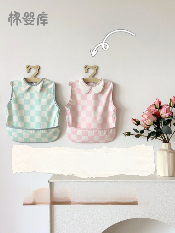 Unisex vandeniui atsparus be rankovių maitinimo ir piešimo smockas su atvirkščiu dizainu, poliesterio audinys, karikatūros raštas, saugos klasė A, Cotton Baby Library, modelis 0400, pavasaris 2025