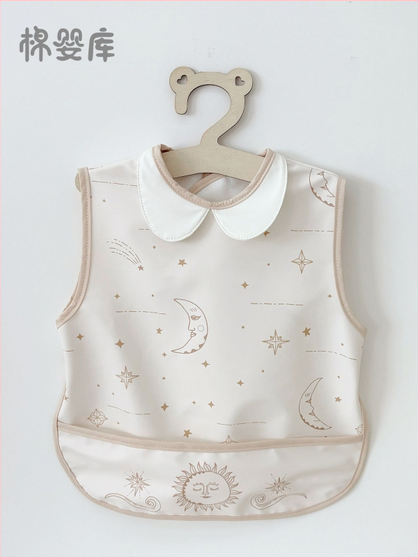 Unisex vandeniui atsparus be rankovių maitinimo ir piešimo smockas su atvirkščiu dizainu, poliesterio audinys, karikatūros raštas, saugos klasė A, Cotton Baby Library, modelis 0400, pavasaris 2025