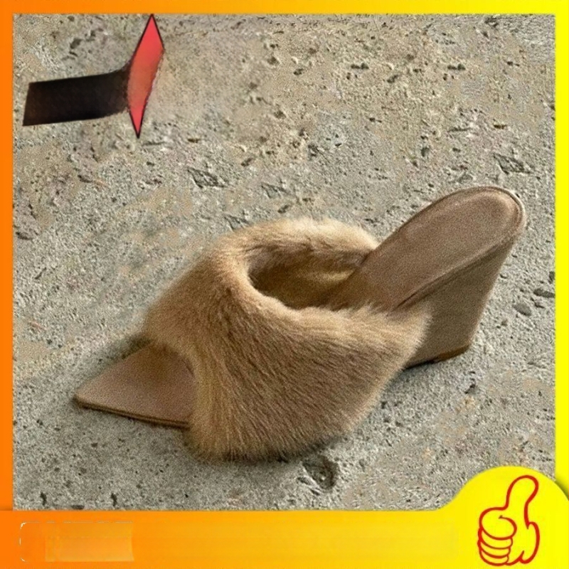 Naiste plüüsist sussid avatud varba ja terava varba, vulkaniseeritud kummist talla, ühes toonis