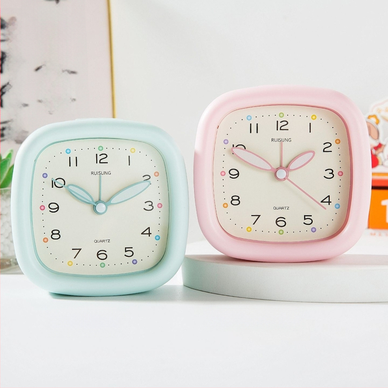 Budík Qingyi pre študentov s LCD displejom a analógno-digitálnym zobrazením, napájaný batériou, plynulý chod sekundového pohybu, 32 mm hrúbka, plastové puzdro