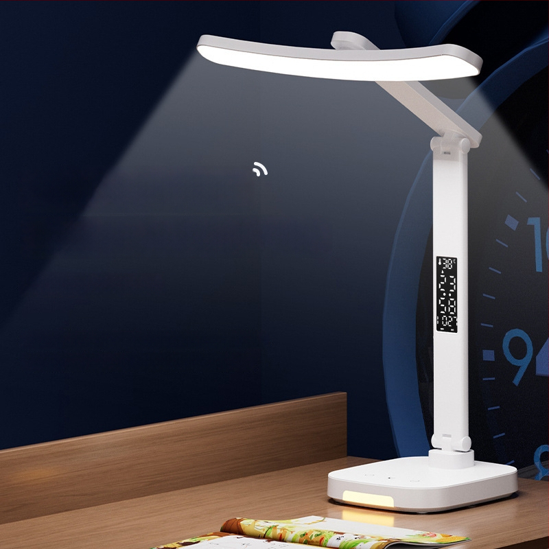 Kontori öölaudalamp puutetundliku lülitiga, sisseehitatud liitiumakumulator, plastist varjund, ≤36V, kaasaegne minimalistlik stiil (CRI 70–79, põhivalgustus, OEM logo)